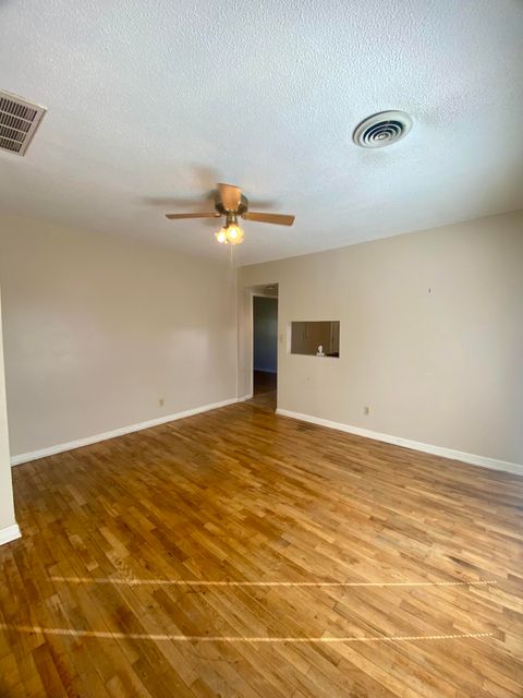 Tiny photo for 3412 Roberts Road, Chattanooga, TN 37416 (MLS # 1526563)