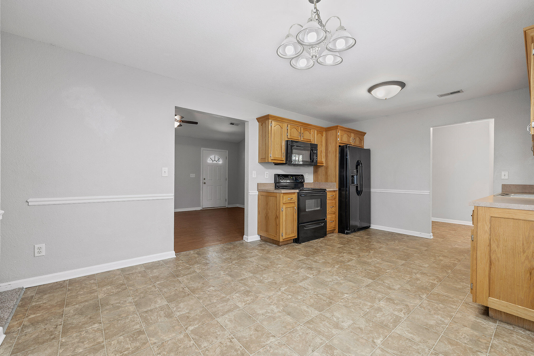 Chickamauga, Georgia 30707, United States, 3 Bedrooms Bedrooms, ,2 BathroomsBathrooms,Residential,Contingent,38007