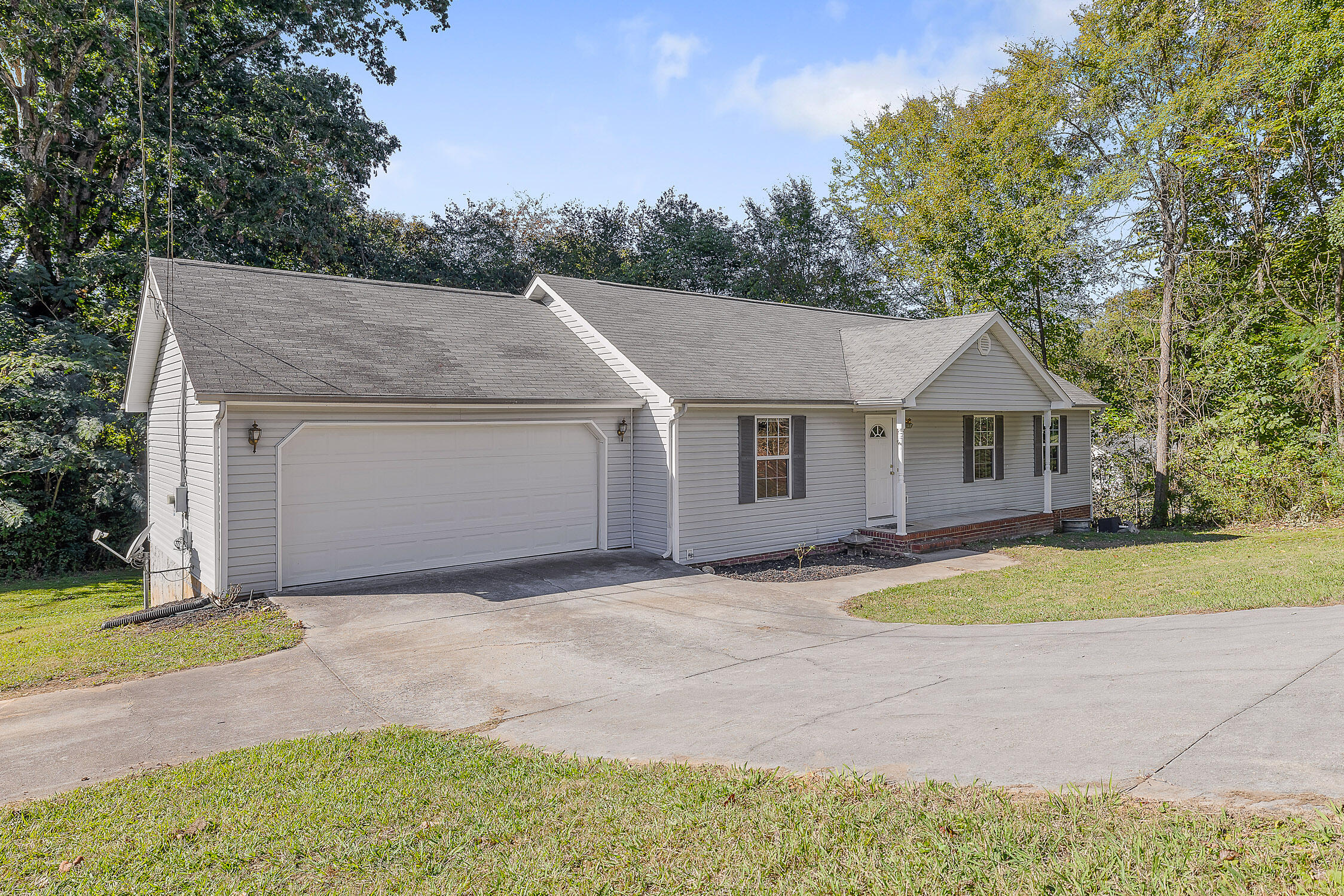 Chickamauga, Georgia 30707, United States, 3 Bedrooms Bedrooms, ,2 BathroomsBathrooms,Residential,Contingent,38007