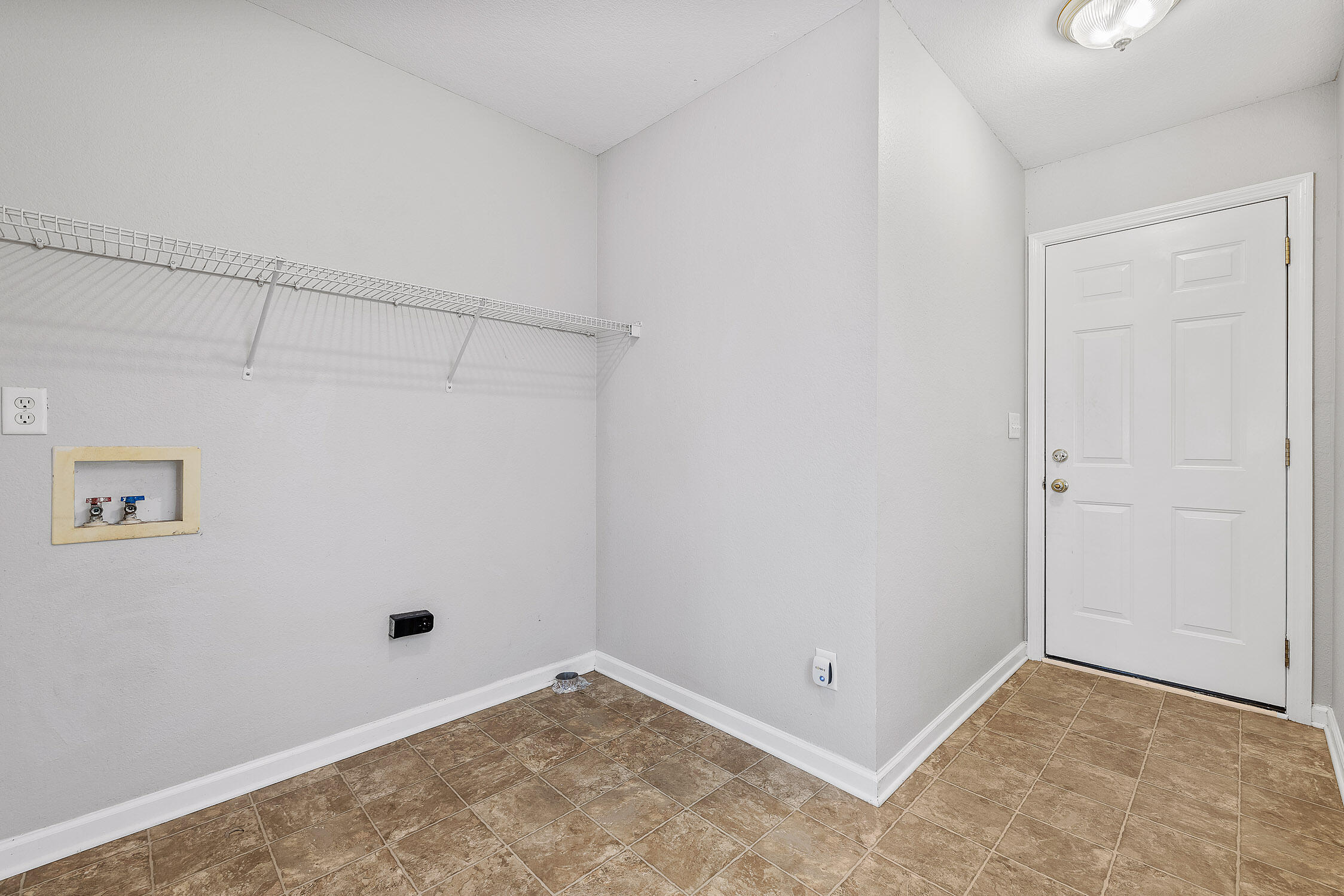 Chickamauga, Georgia 30707, United States, 3 Bedrooms Bedrooms, ,2 BathroomsBathrooms,Residential,Contingent,38007