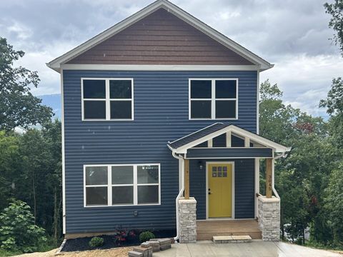 Photo of 3045 Westside Drive, Chattanooga, TN 37404 (MLS # 1518882)