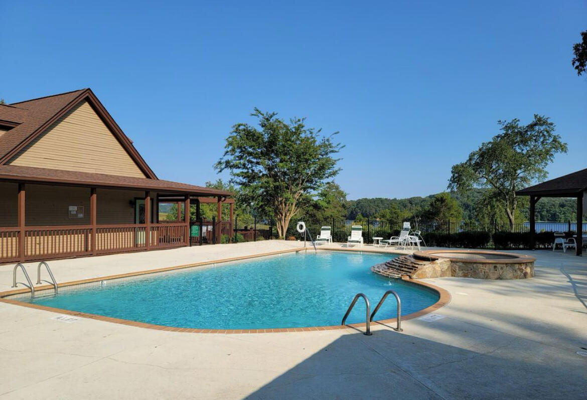 Blue Heron Bluff, Harriman, Tennessee image 11