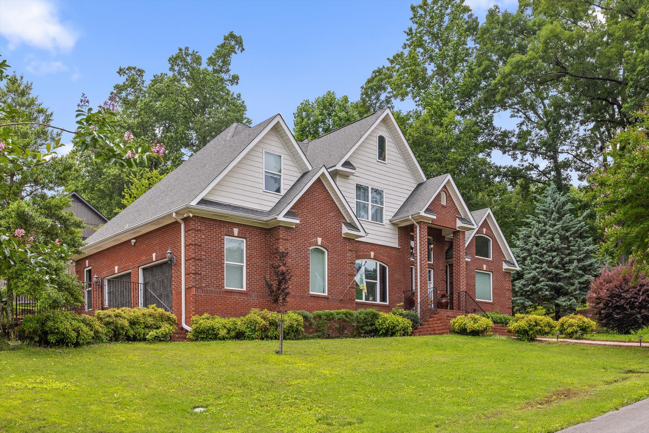 604 Lenna Lane