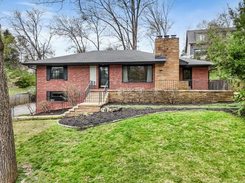 Photo of 1715 Hixson Pike, Chattanooga, TN 37405 (MLS # 1530330)