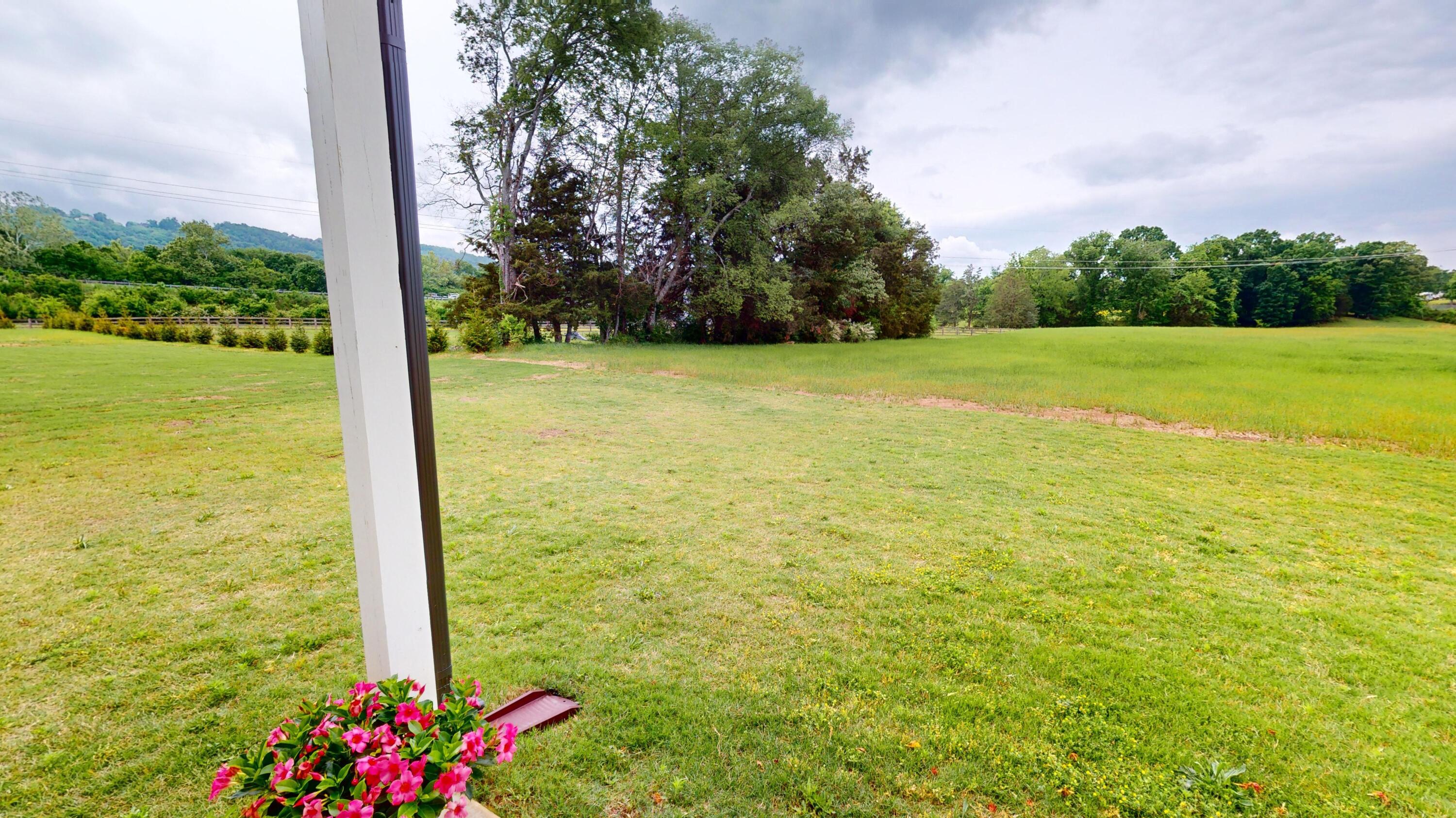8804 Knolling Loop Road