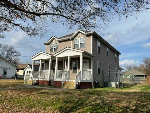 Photo of 2205 E 12th Street, Chattanooga, TN 37404 (MLS # 1524267)