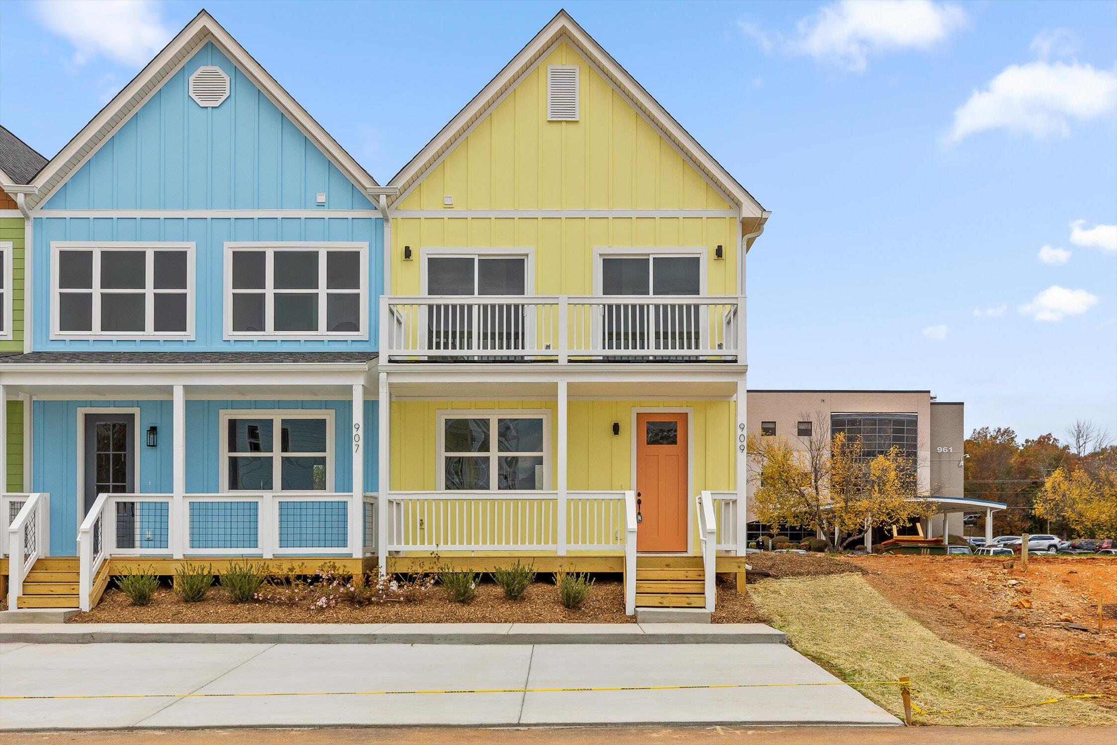 909 Blue Heights Drive 17