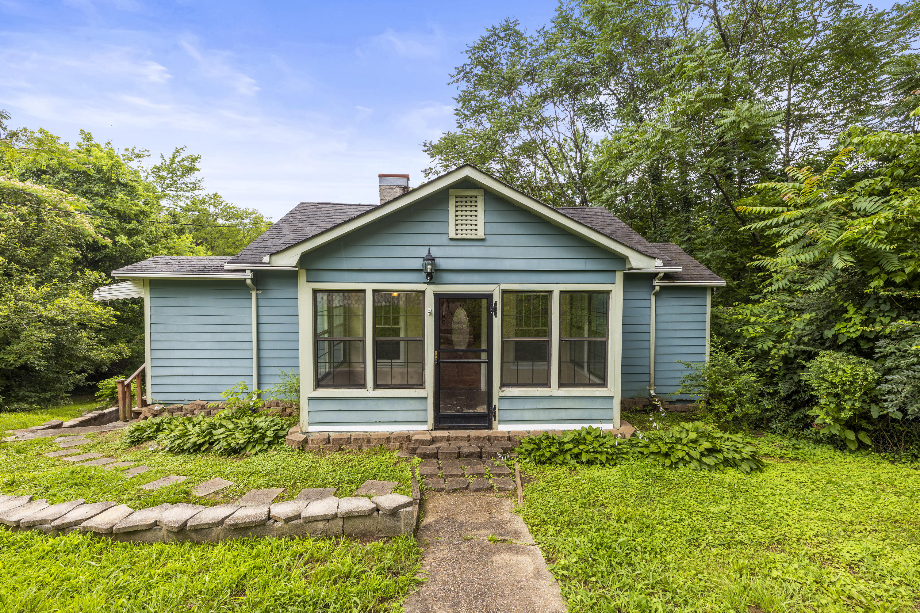 Photo 1 of 22 — 960 Beason Drive, Chattanooga, TN 37405