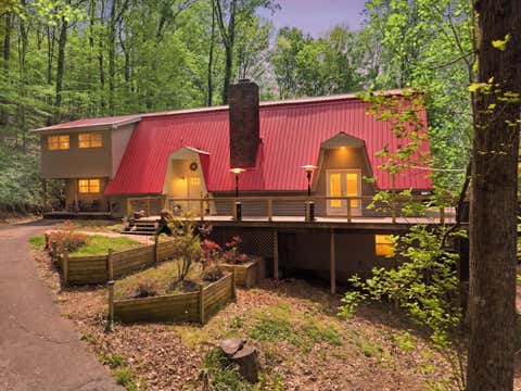 Townhouse For Sale - 207 County Road 90<br/> Riceville, TN 37370