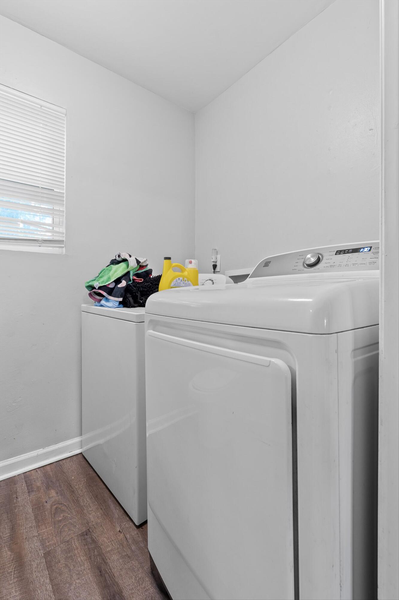 Chattanooga, Tennessee 37411, United States, 3 Bedrooms Bedrooms, ,2 BathroomsBathrooms,Residential,Active,195575