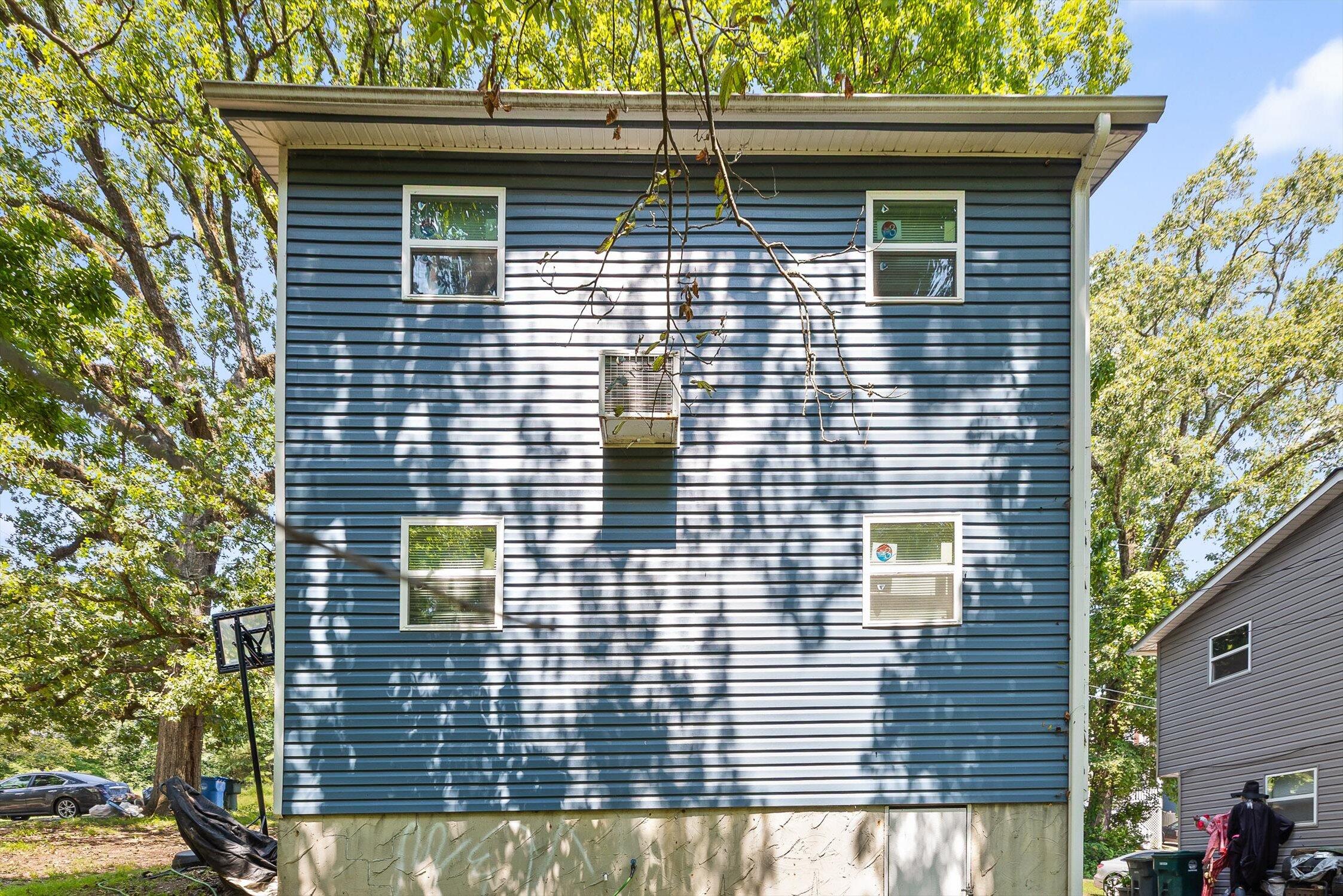 Chattanooga, Tennessee 37411, United States, 3 Bedrooms Bedrooms, ,2 BathroomsBathrooms,Residential,Active,195575