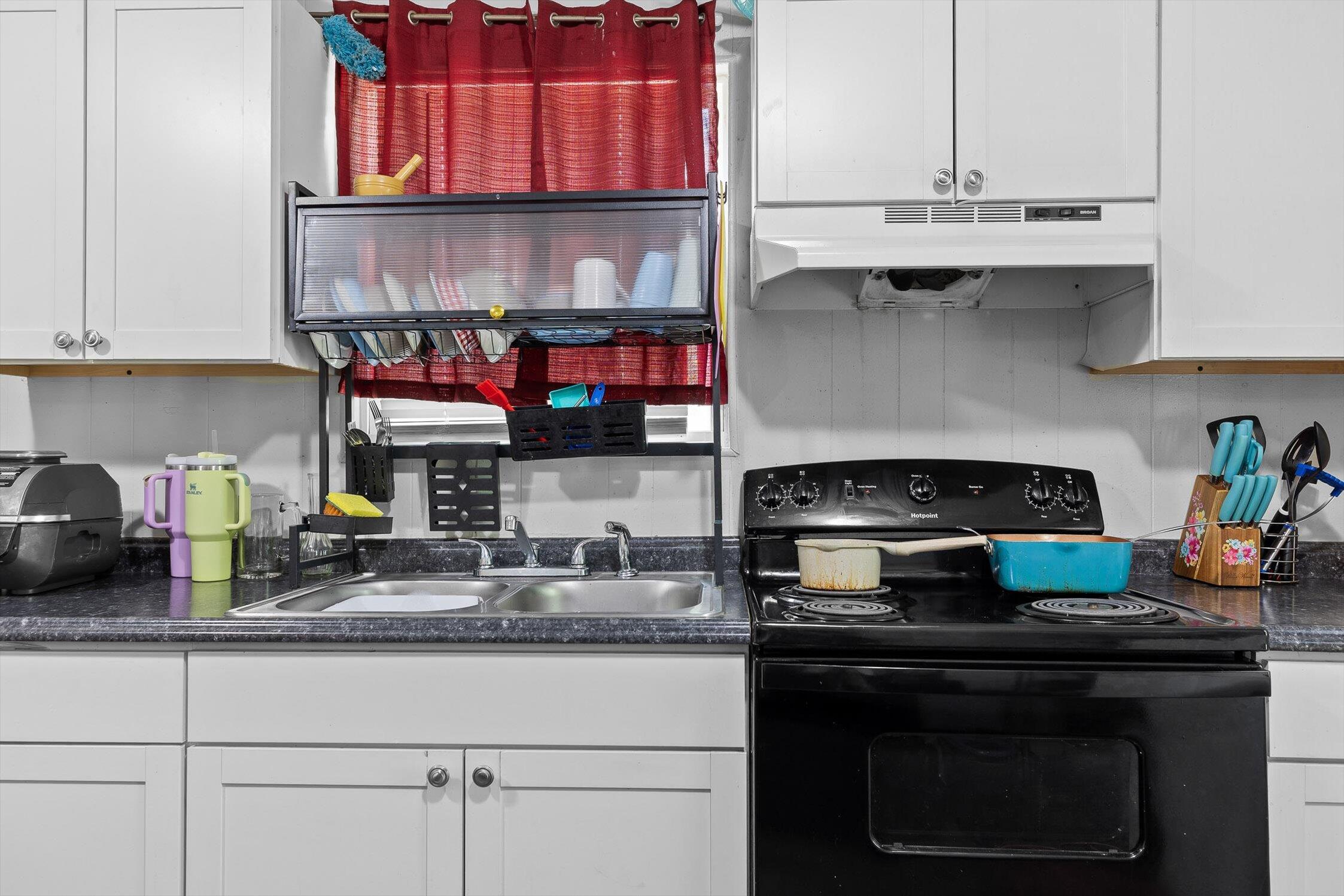 Chattanooga, Tennessee 37411, United States, 3 Bedrooms Bedrooms, ,2 BathroomsBathrooms,Residential,Active,195575