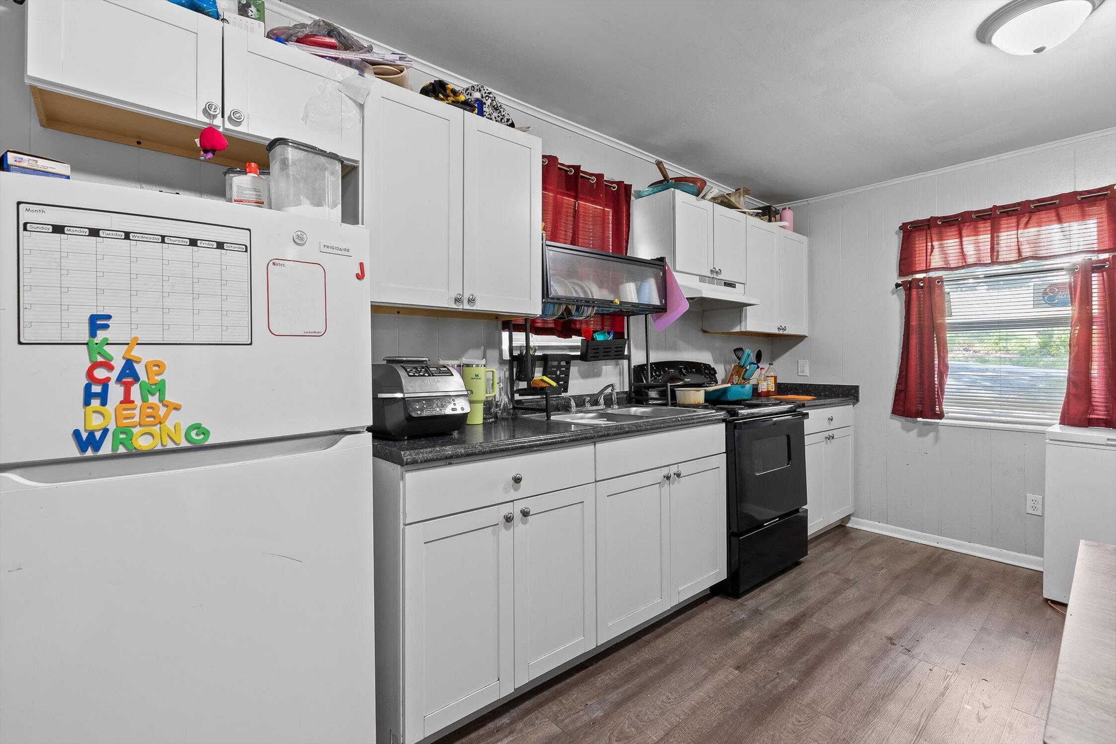 Chattanooga, Tennessee 37411, United States, 3 Bedrooms Bedrooms, ,2 BathroomsBathrooms,Residential,Active,195575