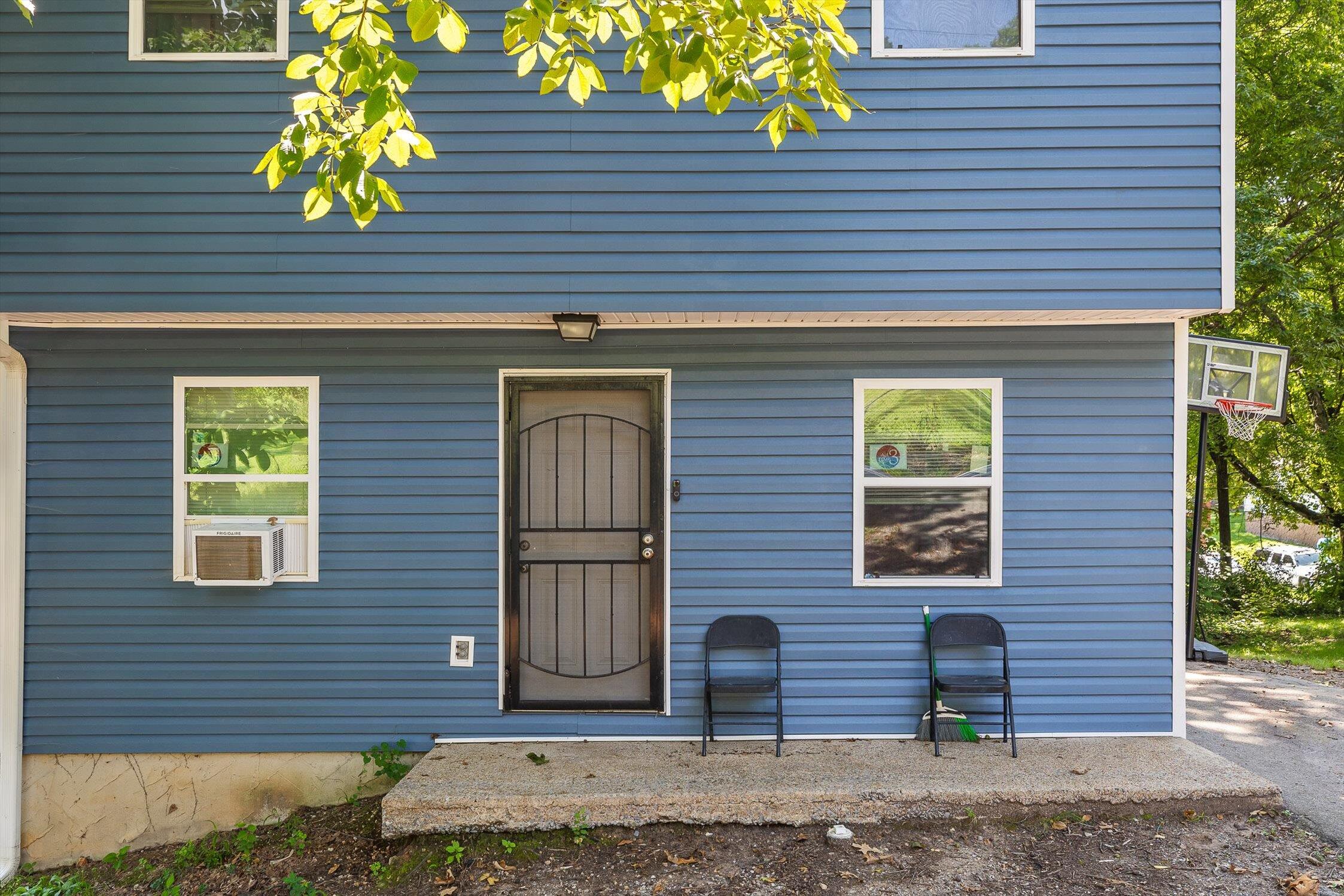 Chattanooga, Tennessee 37411, United States, 3 Bedrooms Bedrooms, ,2 BathroomsBathrooms,Residential,Active,195575