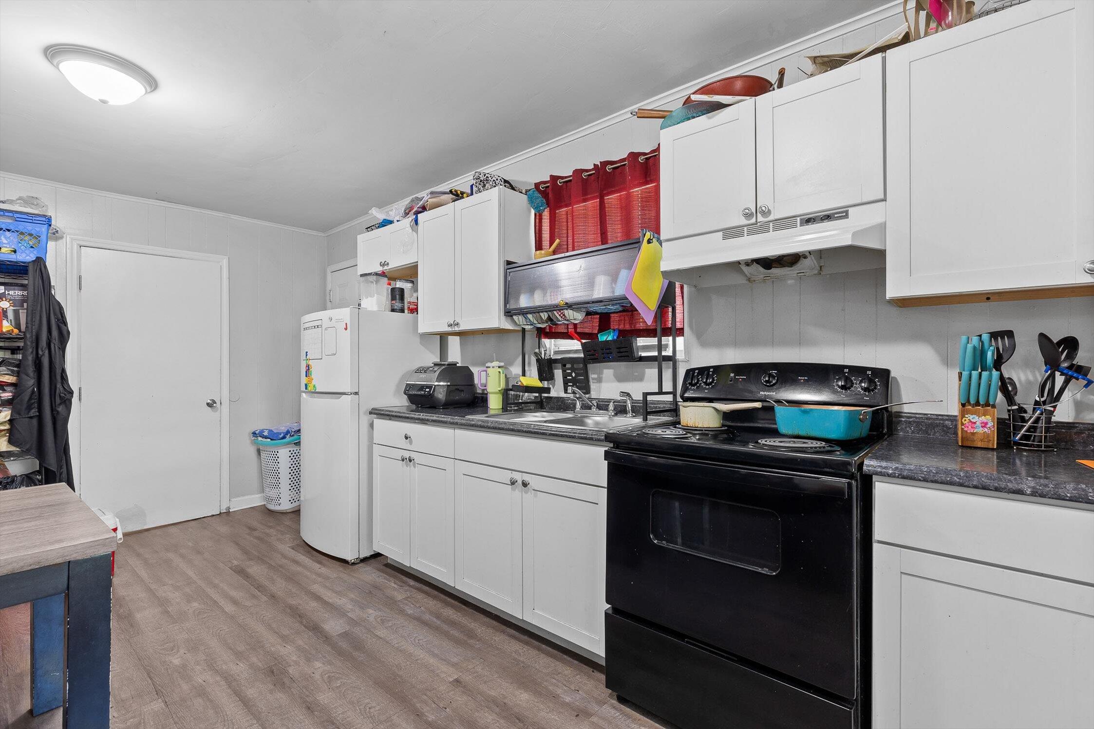 Chattanooga, Tennessee 37411, United States, 3 Bedrooms Bedrooms, ,2 BathroomsBathrooms,Residential,Active,195575