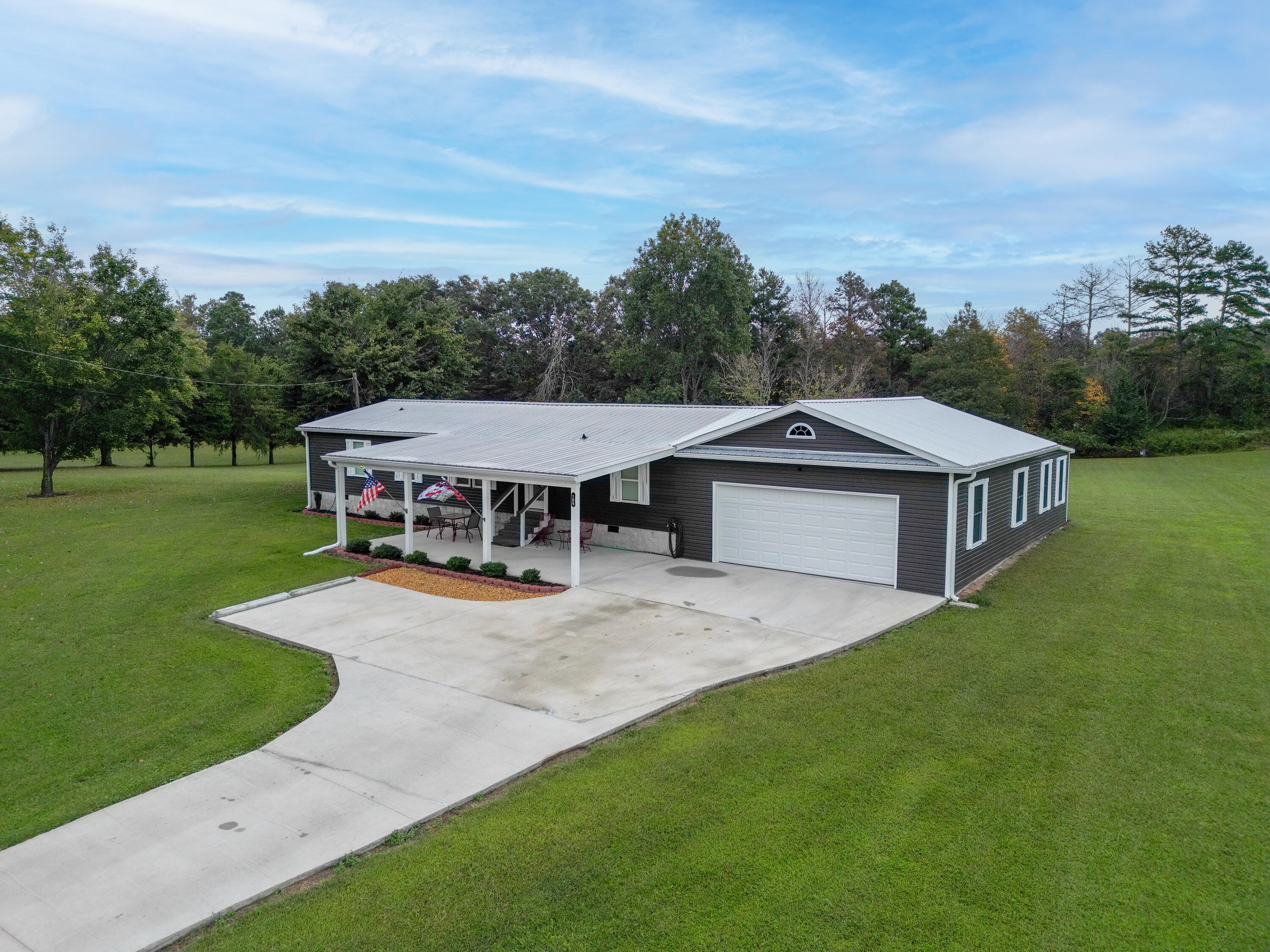 Flat Rock, Alabama 35966, United States, 4 Bedrooms Bedrooms, ,2 BathroomsBathrooms,Residential,Pending,216777