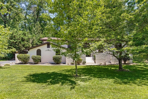 Homes For Sale - 135 Palisades Drive<br/> Signal Mountain, TN 37377