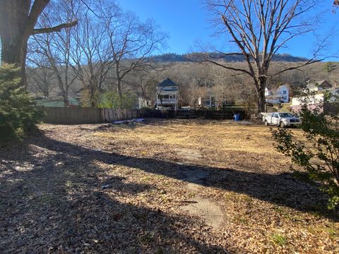 Photo of 4313 Saint Elmo Avenue, Chattanooga, TN 37409 (MLS # 1528625)