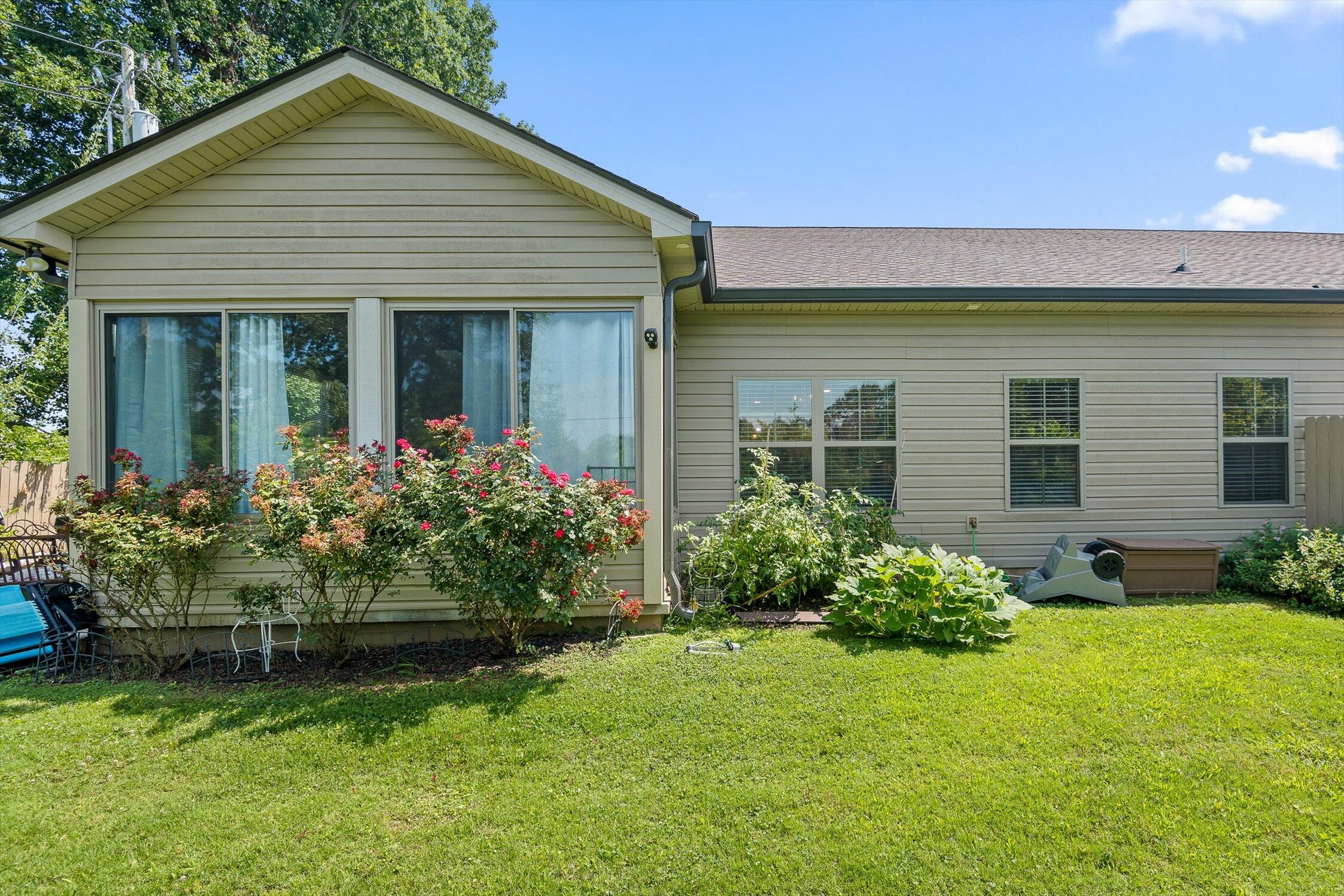 Rossville, Georgia 30741, United States, 3 Bedrooms Bedrooms, ,2 BathroomsBathrooms,Residential,Active,172771