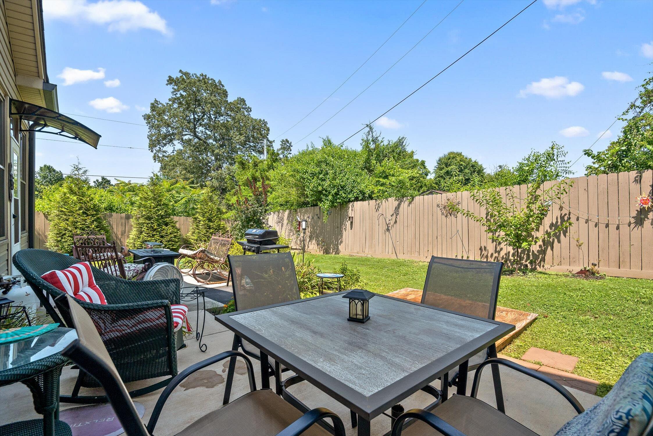 Rossville, Georgia 30741, United States, 3 Bedrooms Bedrooms, ,2 BathroomsBathrooms,Residential,Active,172771