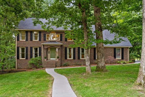 Photo of 31 Mountain Cove Road, Signal Mountain, TN 37377 (MLS # 1540573)