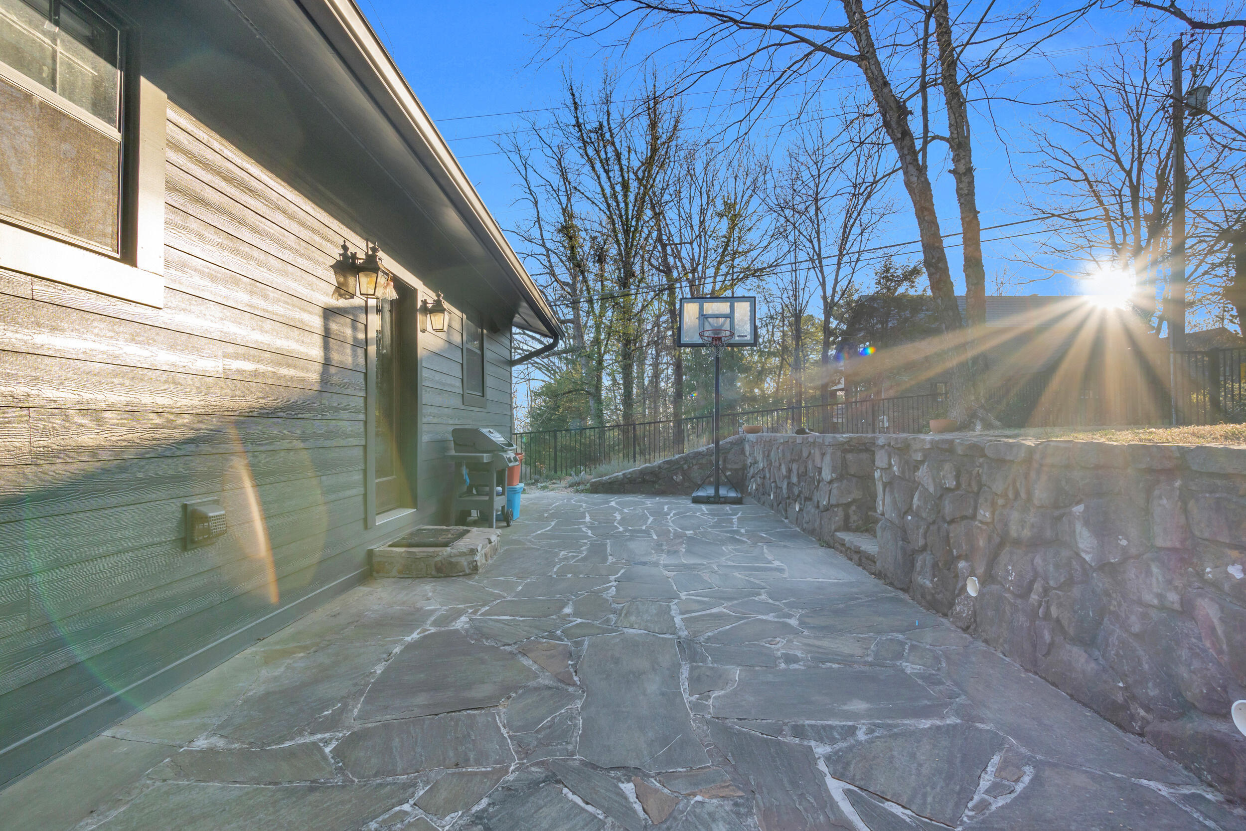 508 N Bragg Avenue, Lookout Mountain, Tennessee image 30