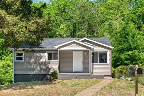 Photo of 5507 Central Avenue, Chattanooga, TN 37410 (MLS # 1531858)