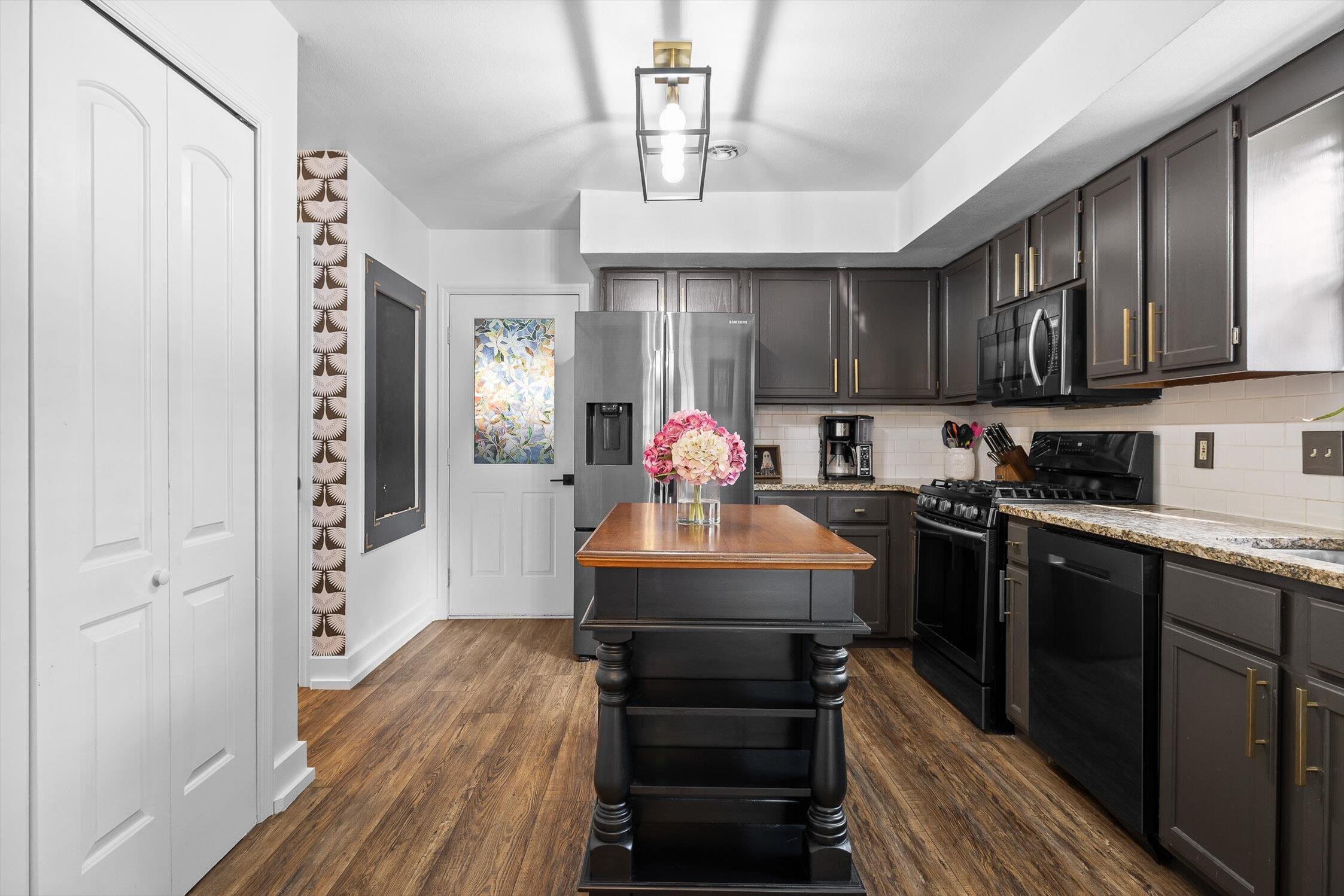 Chattanooga, Tennessee 37412, United States, 3 Bedrooms Bedrooms, ,3 BathroomsBathrooms,Residential,Active,197922