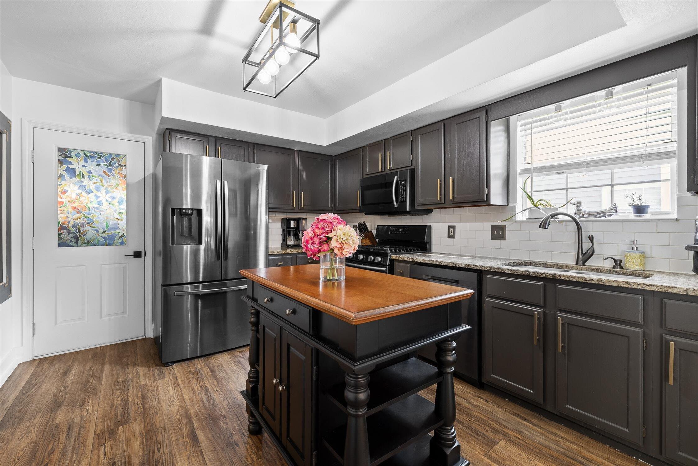 Chattanooga, Tennessee 37412, United States, 3 Bedrooms Bedrooms, ,3 BathroomsBathrooms,Residential,Active,197922