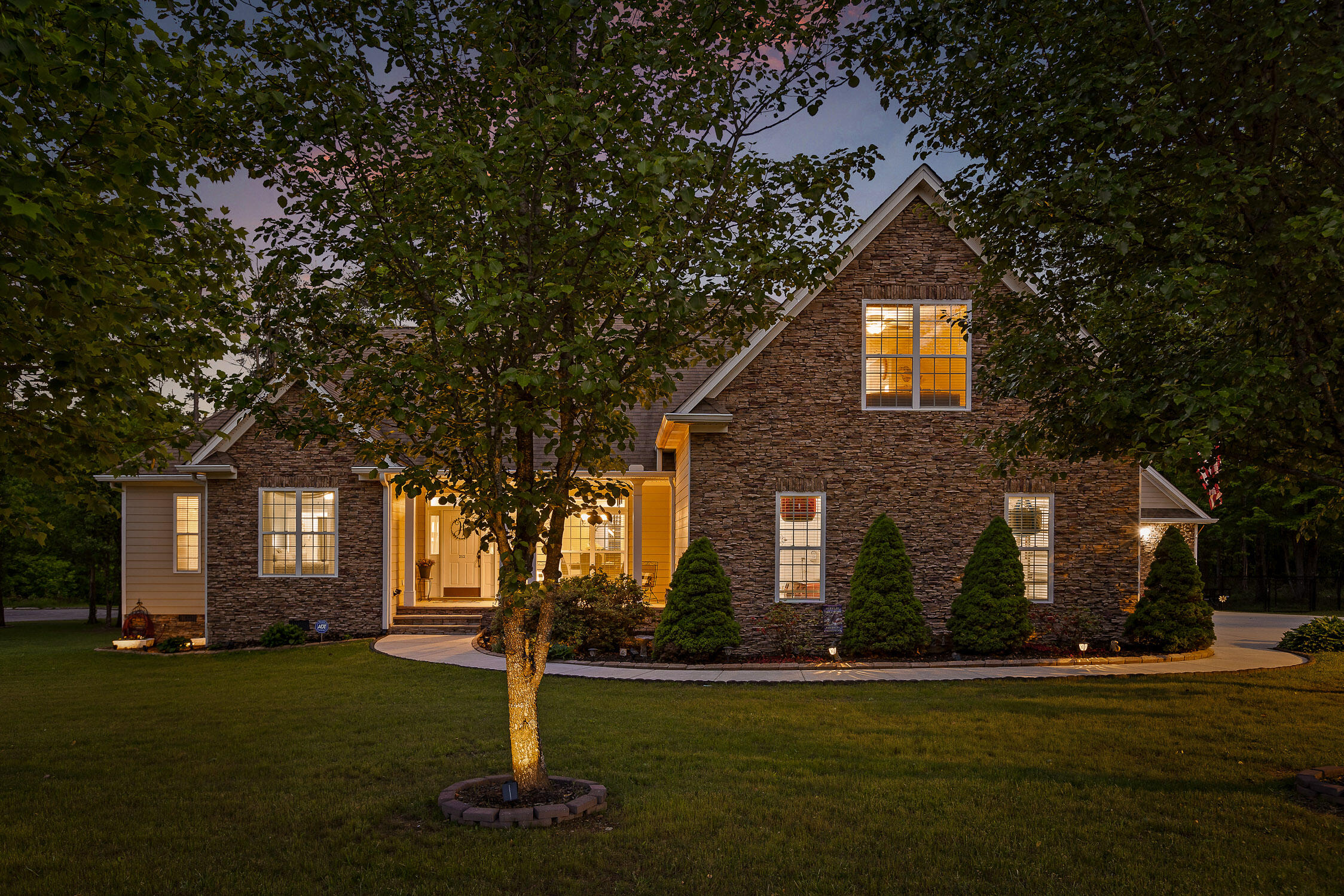 212 Smith Street, Signal Mountain, Tennessee image 1