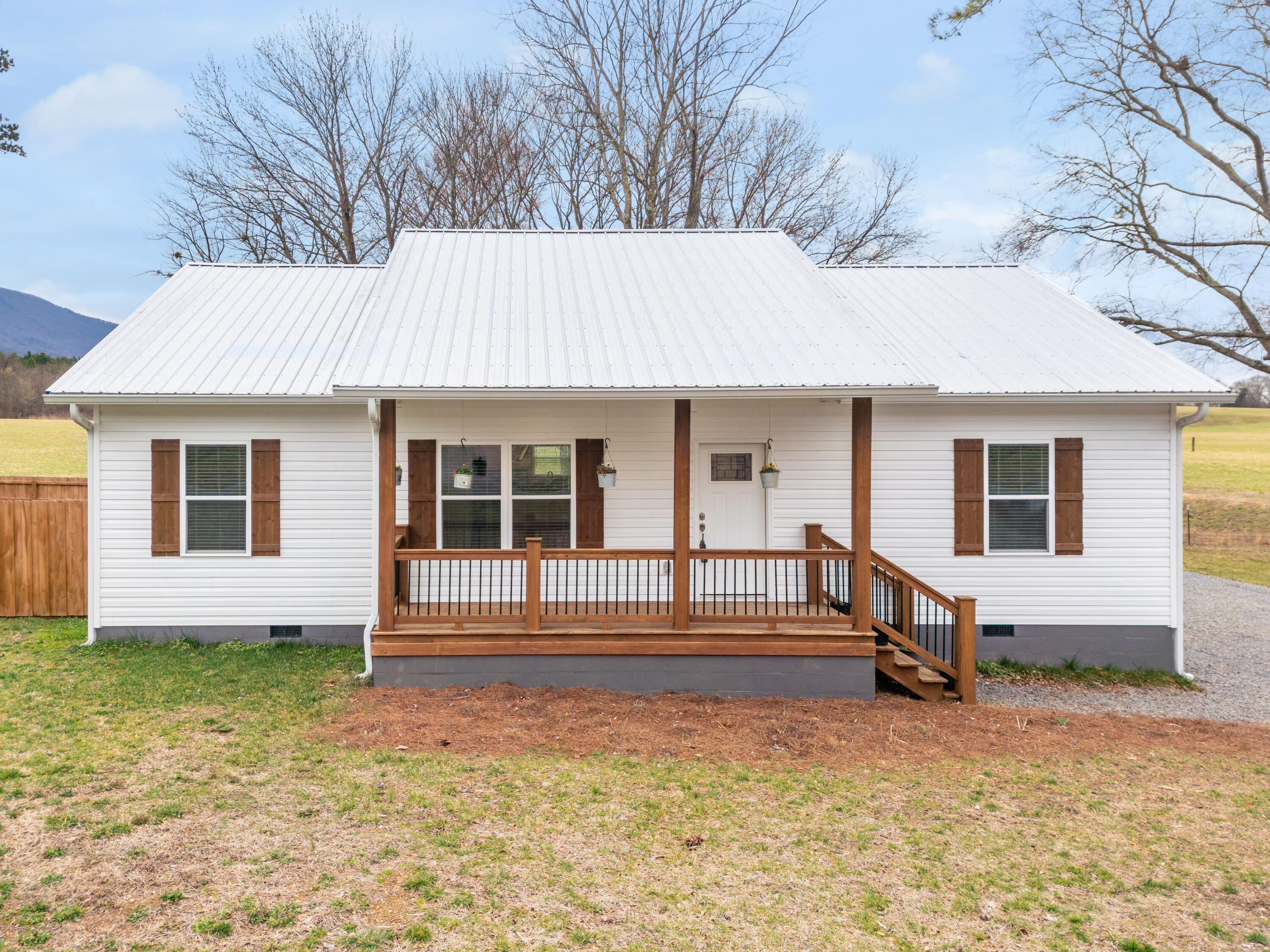 215 Perimeter Road, Benton, Tennessee image 1