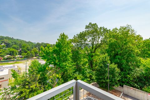 Tiny photo for 411 Fairpoint Street, Chattanooga, TN 37405 (MLS # 1526070)