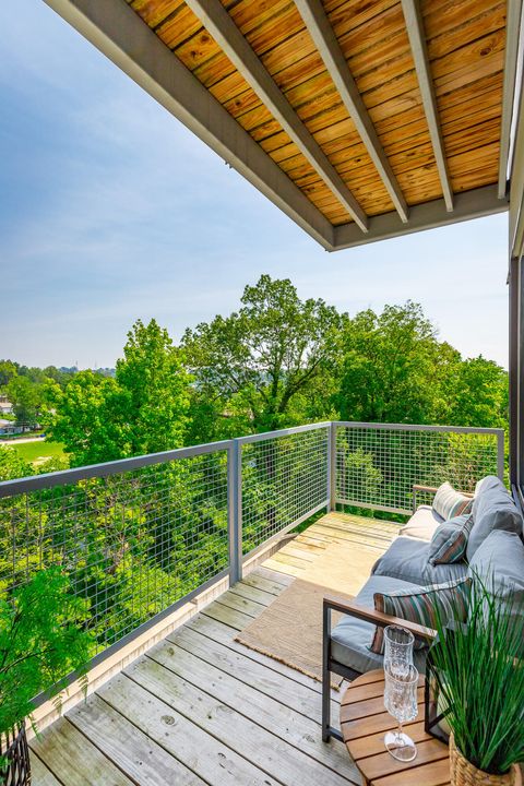 Tiny photo for 411 Fairpoint Street, Chattanooga, TN 37405 (MLS # 1526070)