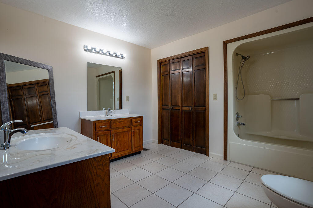 Trenton, Georgia 30752, United States, 4 Bedrooms Bedrooms, ,4 BathroomsBathrooms,Residential,Active,174179