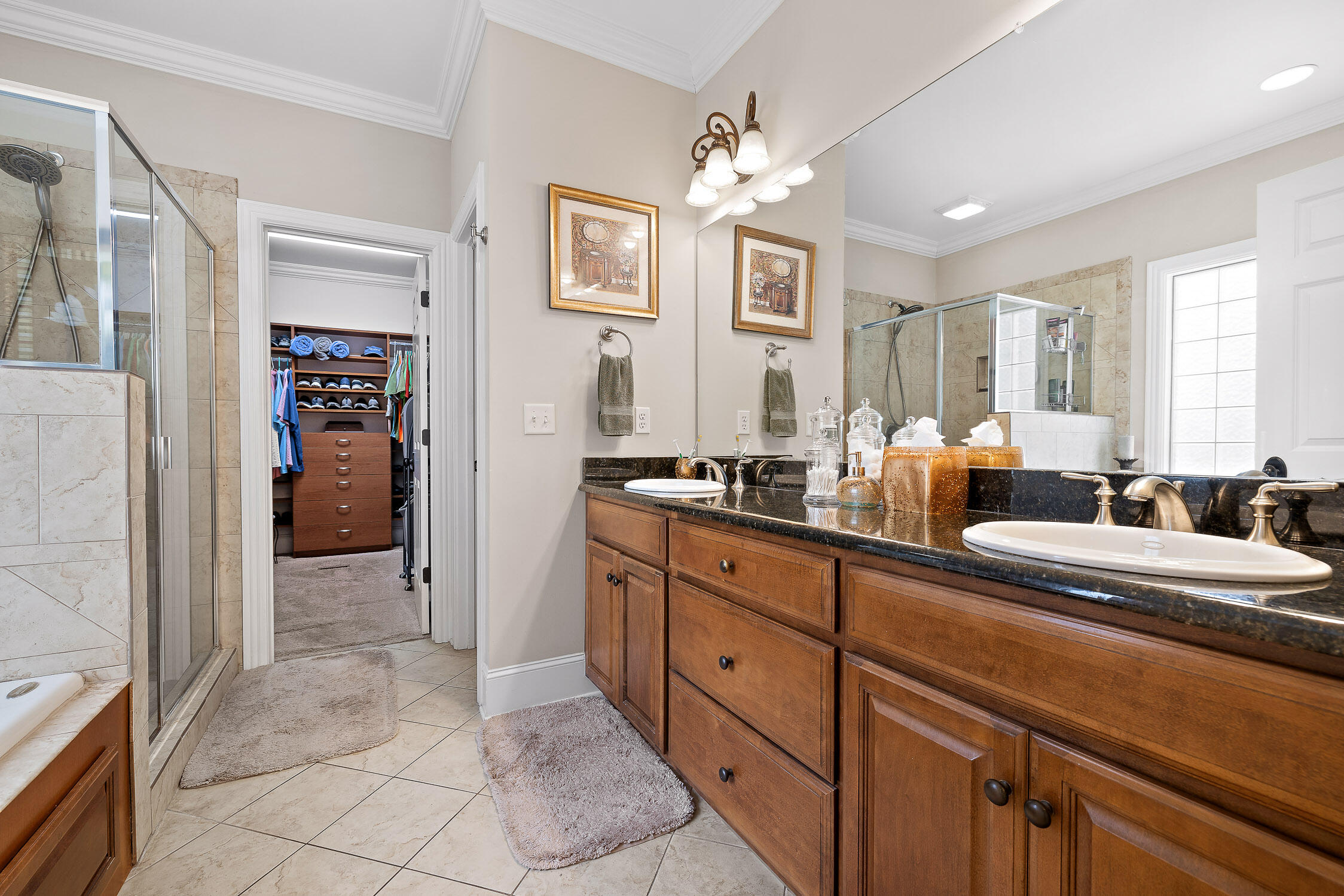 Chattanooga, Tennessee 37419, United States, 4 Bedrooms Bedrooms, ,4 BathroomsBathrooms,Residential,Pending,52913