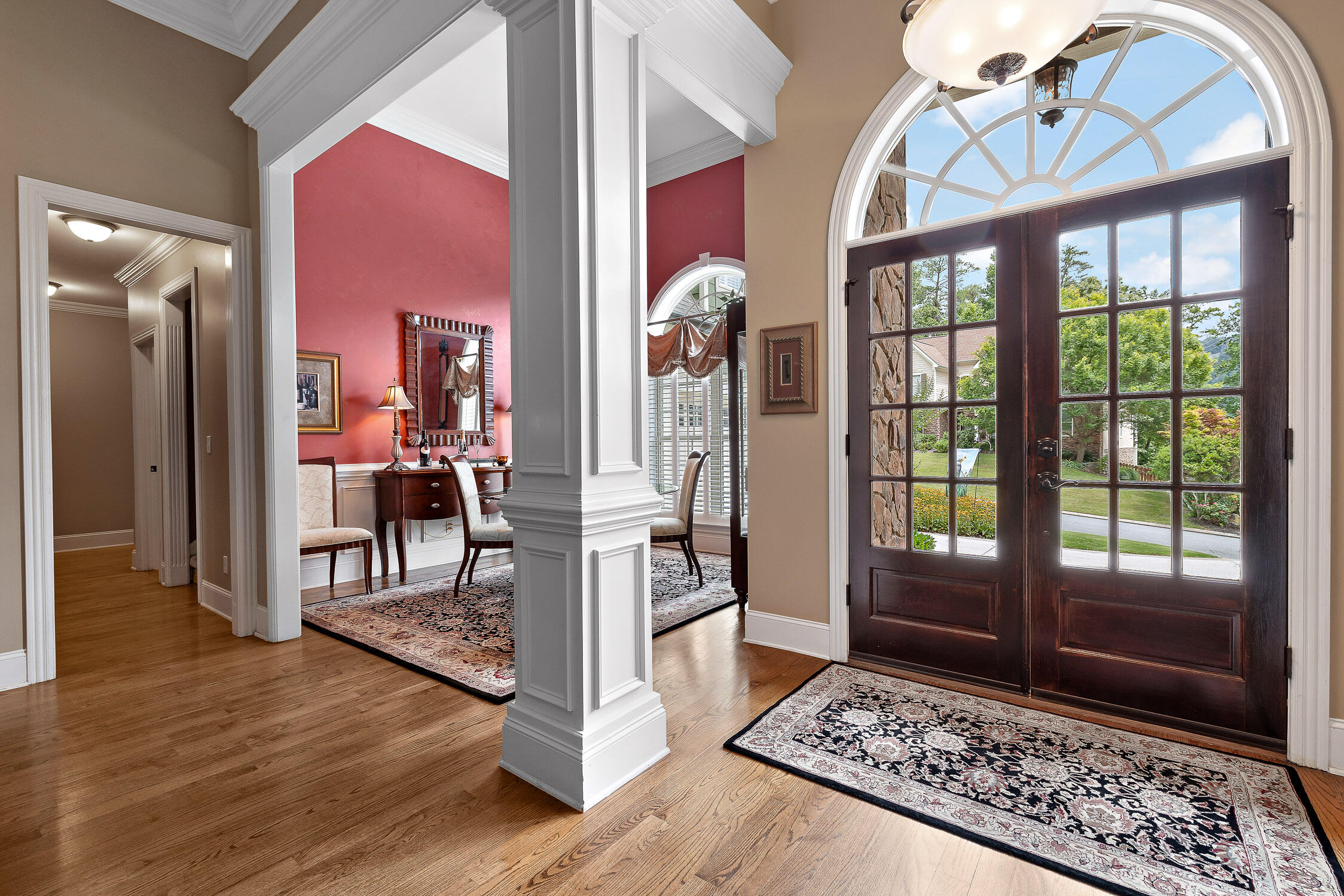 Chattanooga, Tennessee 37419, United States, 4 Bedrooms Bedrooms, ,4 BathroomsBathrooms,Residential,Pending,52913