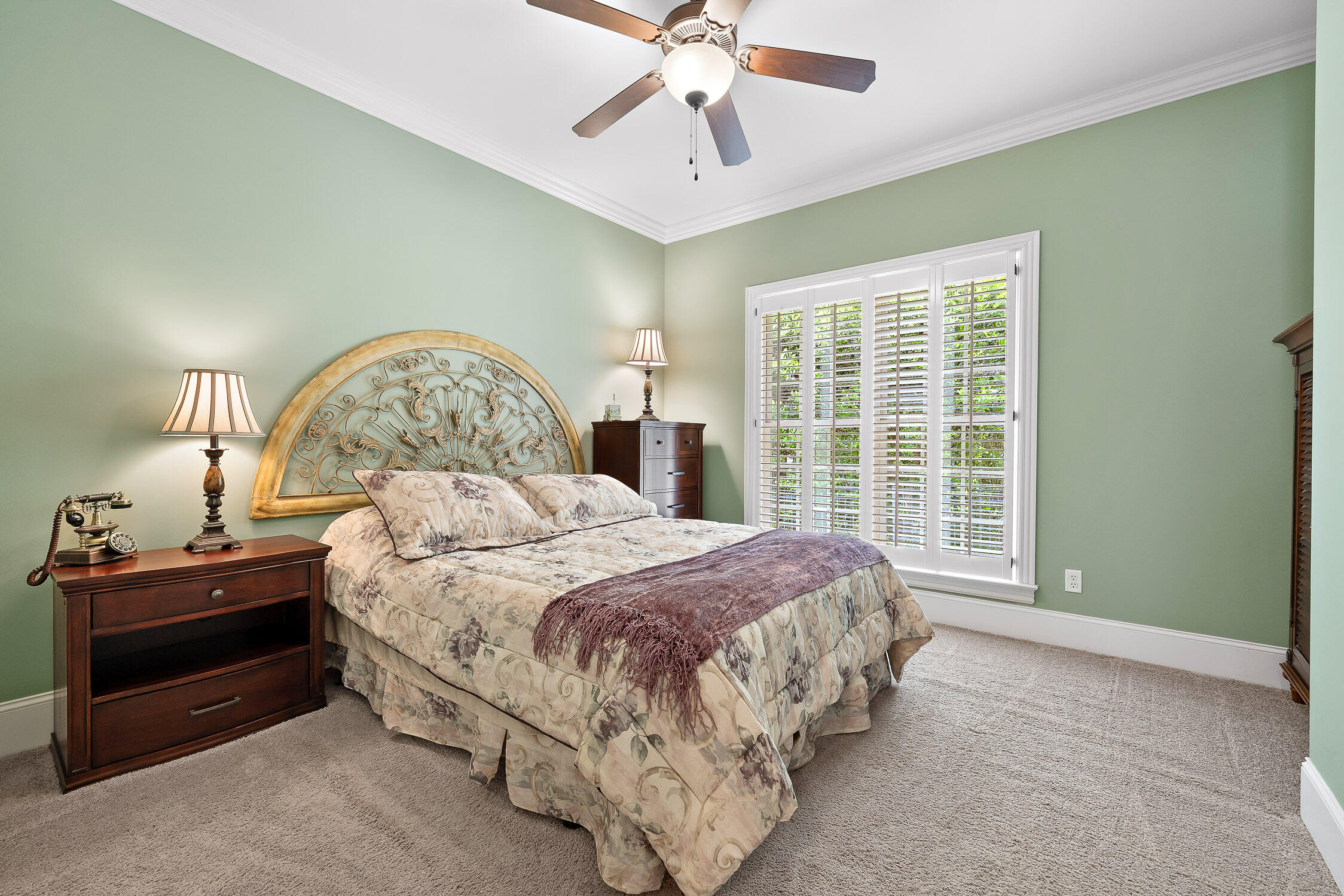 Chattanooga, Tennessee 37419, United States, 4 Bedrooms Bedrooms, ,4 BathroomsBathrooms,Residential,Pending,52913