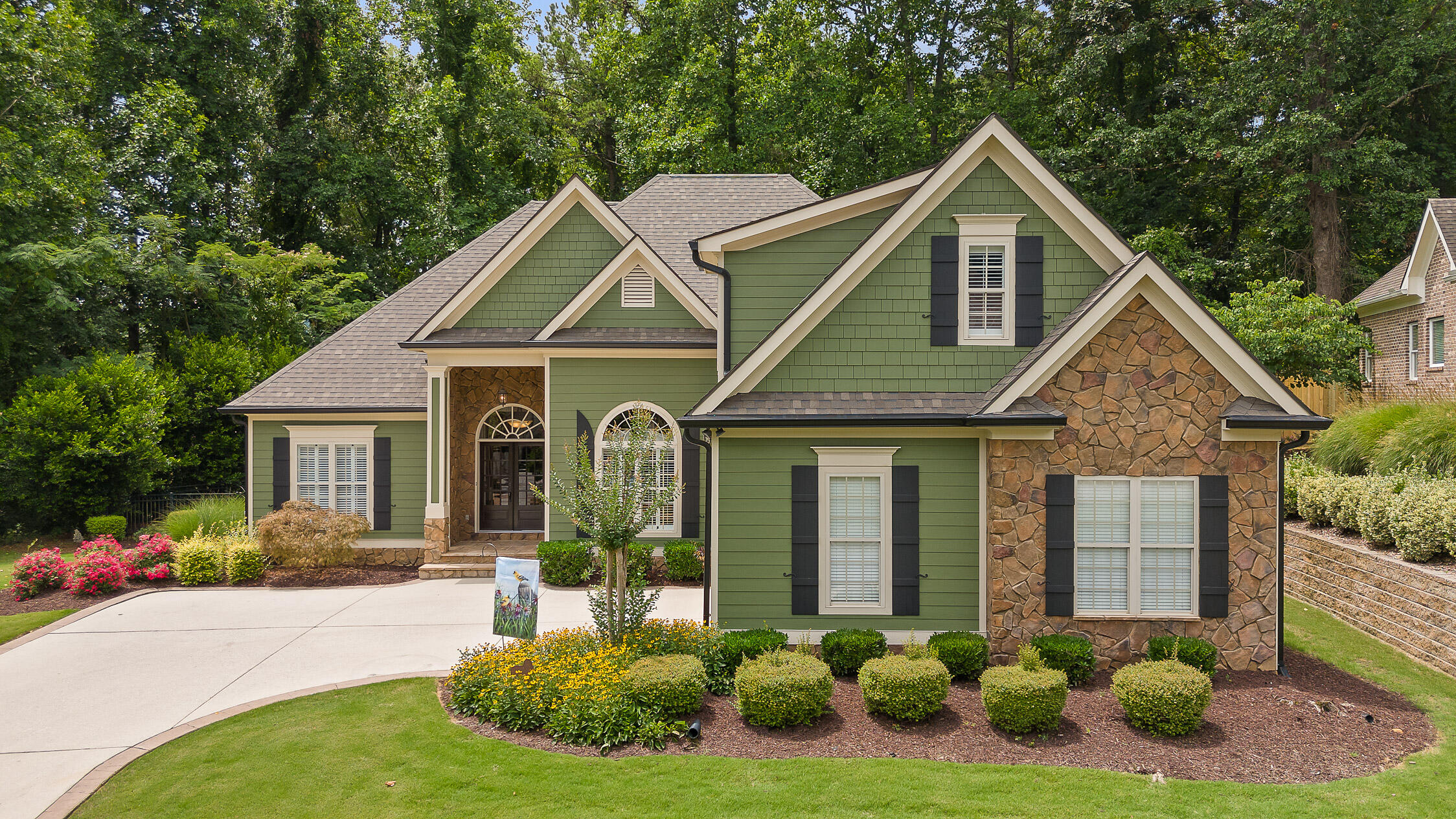 Chattanooga, Tennessee 37419, United States, 4 Bedrooms Bedrooms, ,4 BathroomsBathrooms,Residential,Pending,52913