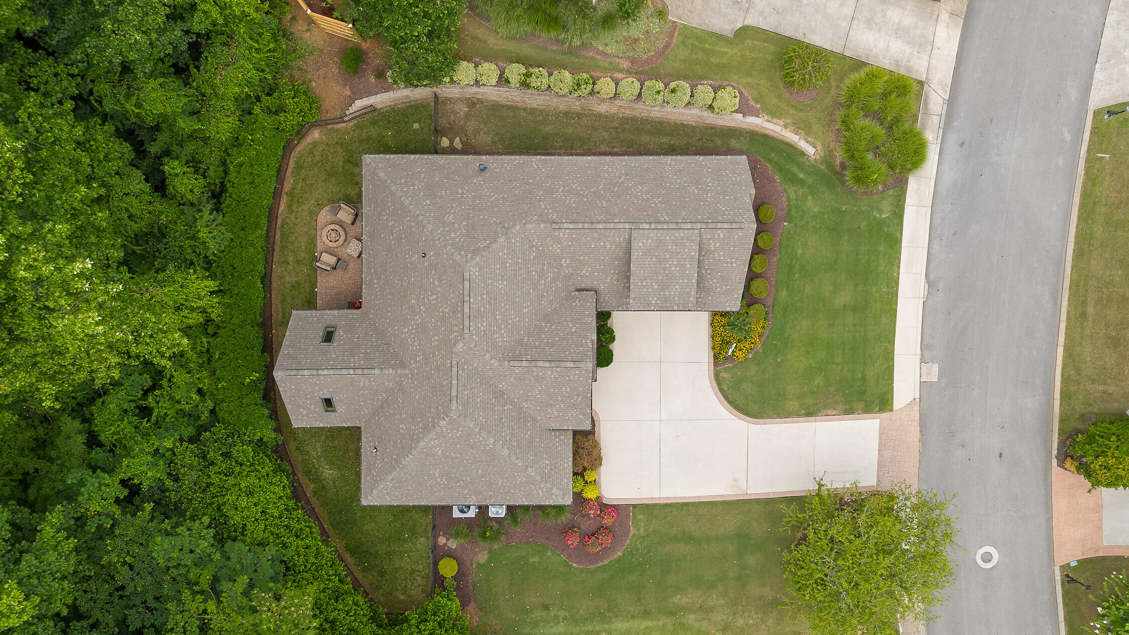 Chattanooga, Tennessee 37419, United States, 4 Bedrooms Bedrooms, ,4 BathroomsBathrooms,Residential,Pending,52913