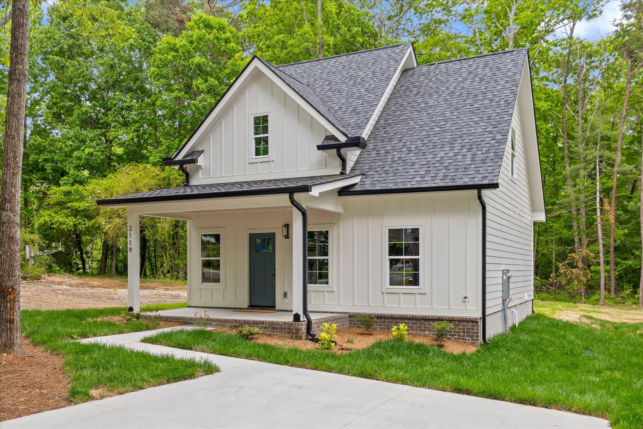 Photo 1 of 42 — 2119 Oak Street, Signal Mountain, TN 37377