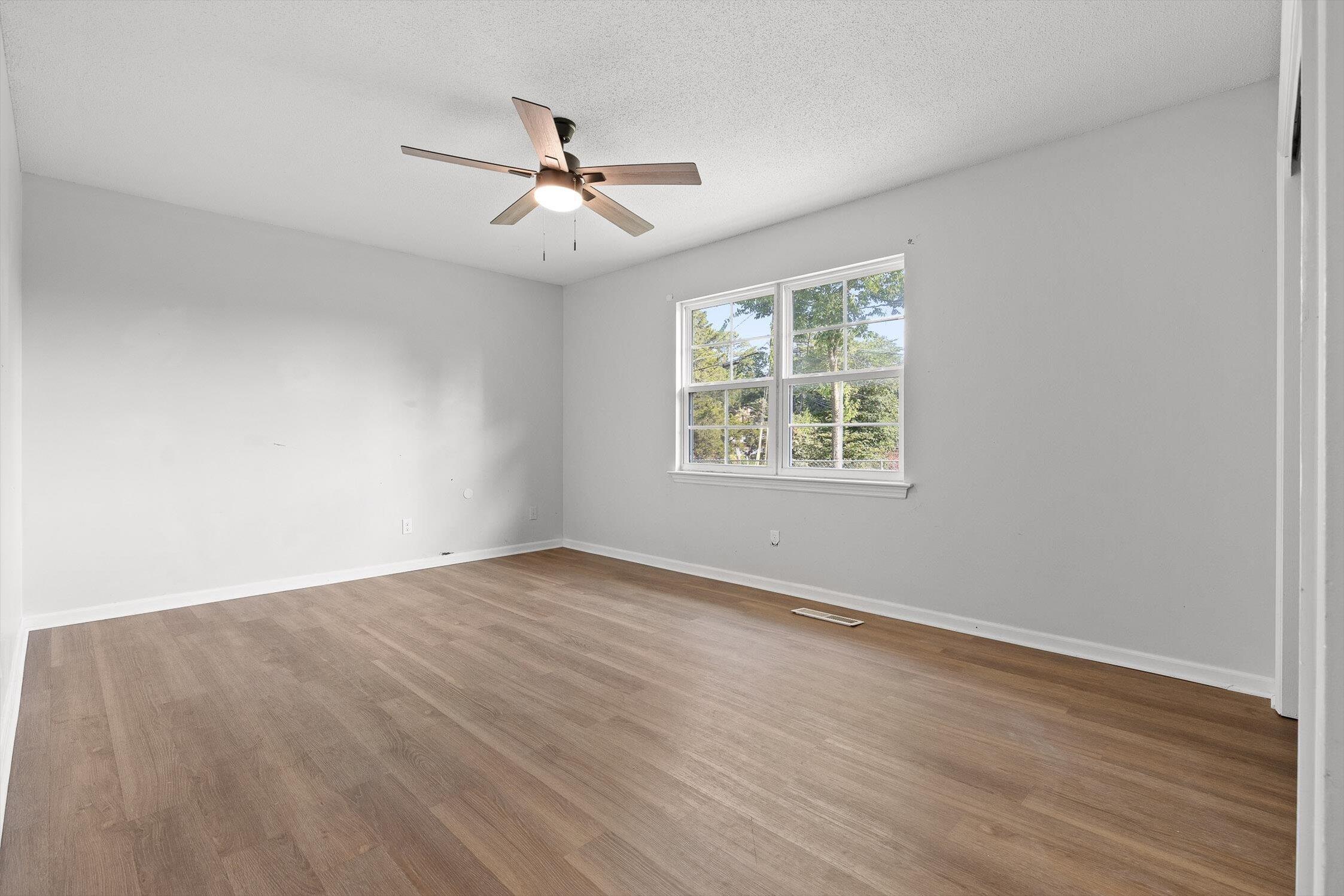 Chattanooga, Tennessee 37416, United States, 4 Bedrooms Bedrooms, ,3 BathroomsBathrooms,Residential,Active,168165