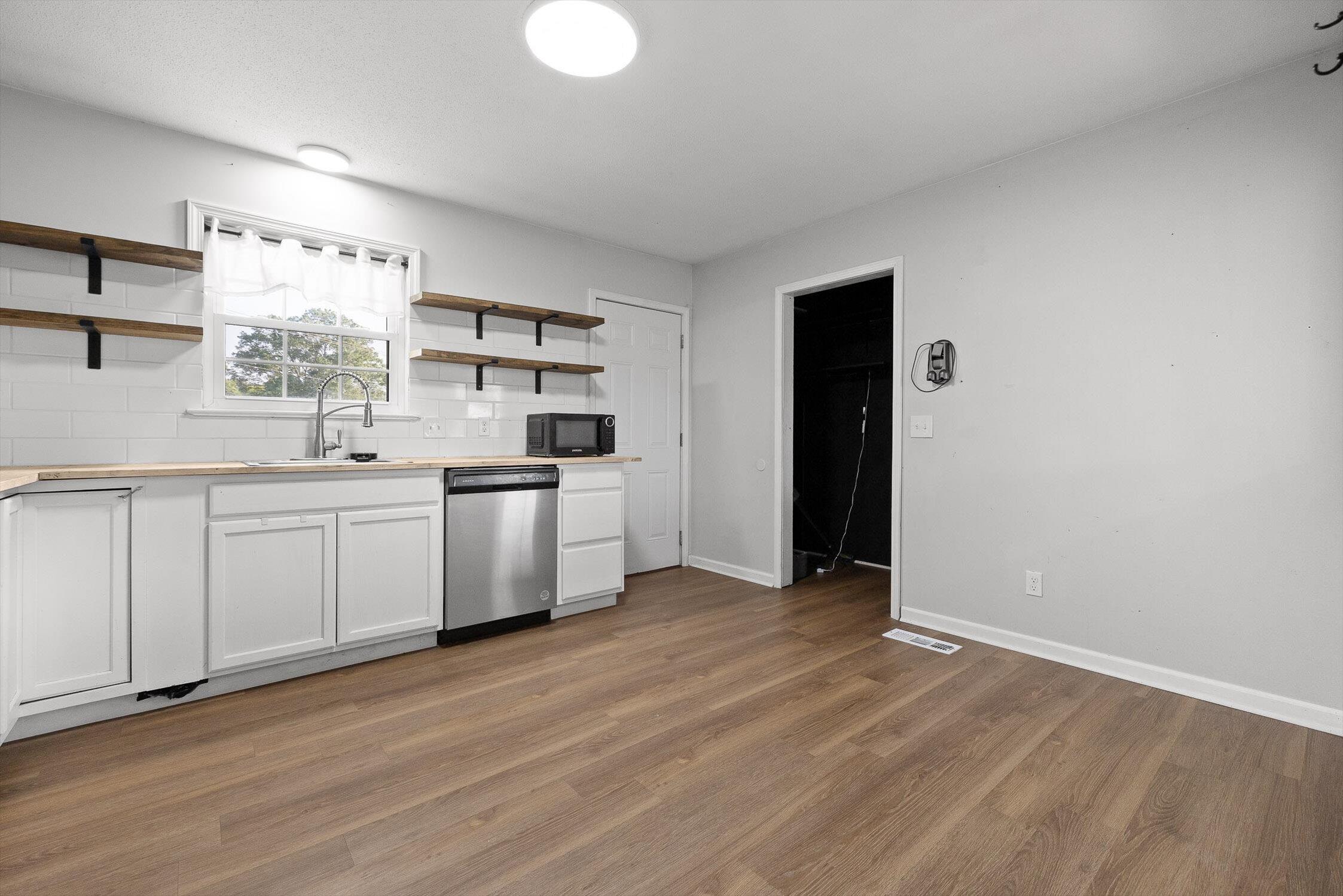 Chattanooga, Tennessee 37416, United States, 4 Bedrooms Bedrooms, ,3 BathroomsBathrooms,Residential,Active,168165