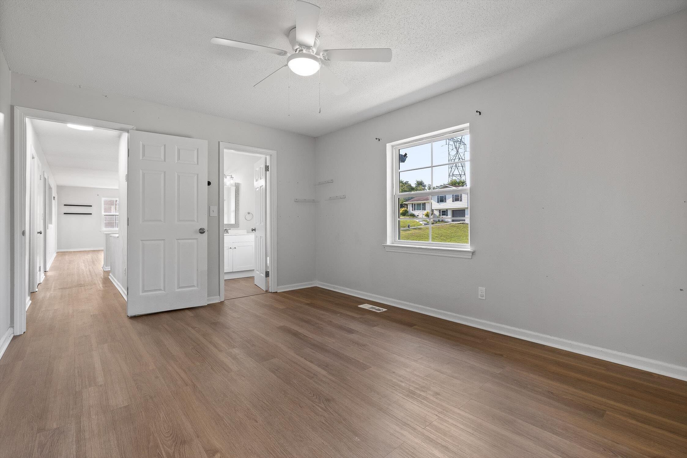 Chattanooga, Tennessee 37416, United States, 4 Bedrooms Bedrooms, ,3 BathroomsBathrooms,Residential,Active,168165