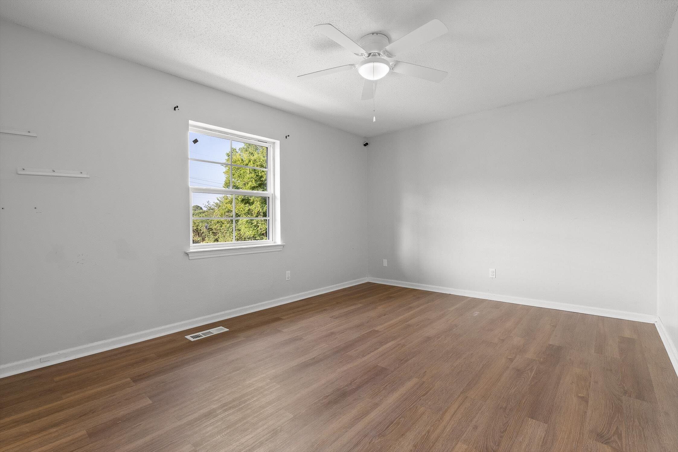 Chattanooga, Tennessee 37416, United States, 4 Bedrooms Bedrooms, ,3 BathroomsBathrooms,Residential,Active,168165