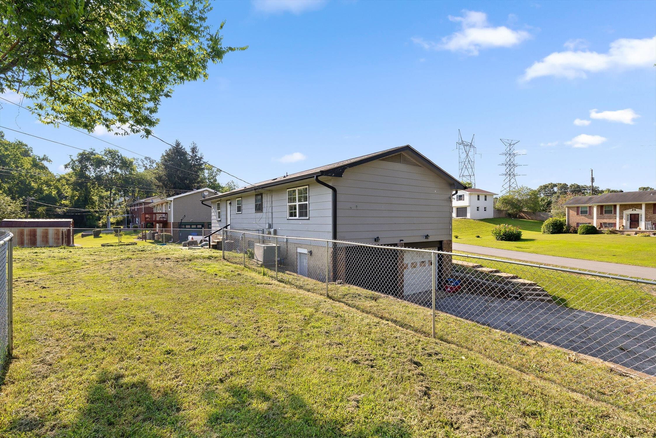 Chattanooga, Tennessee 37416, United States, 4 Bedrooms Bedrooms, ,3 BathroomsBathrooms,Residential,Active,168165