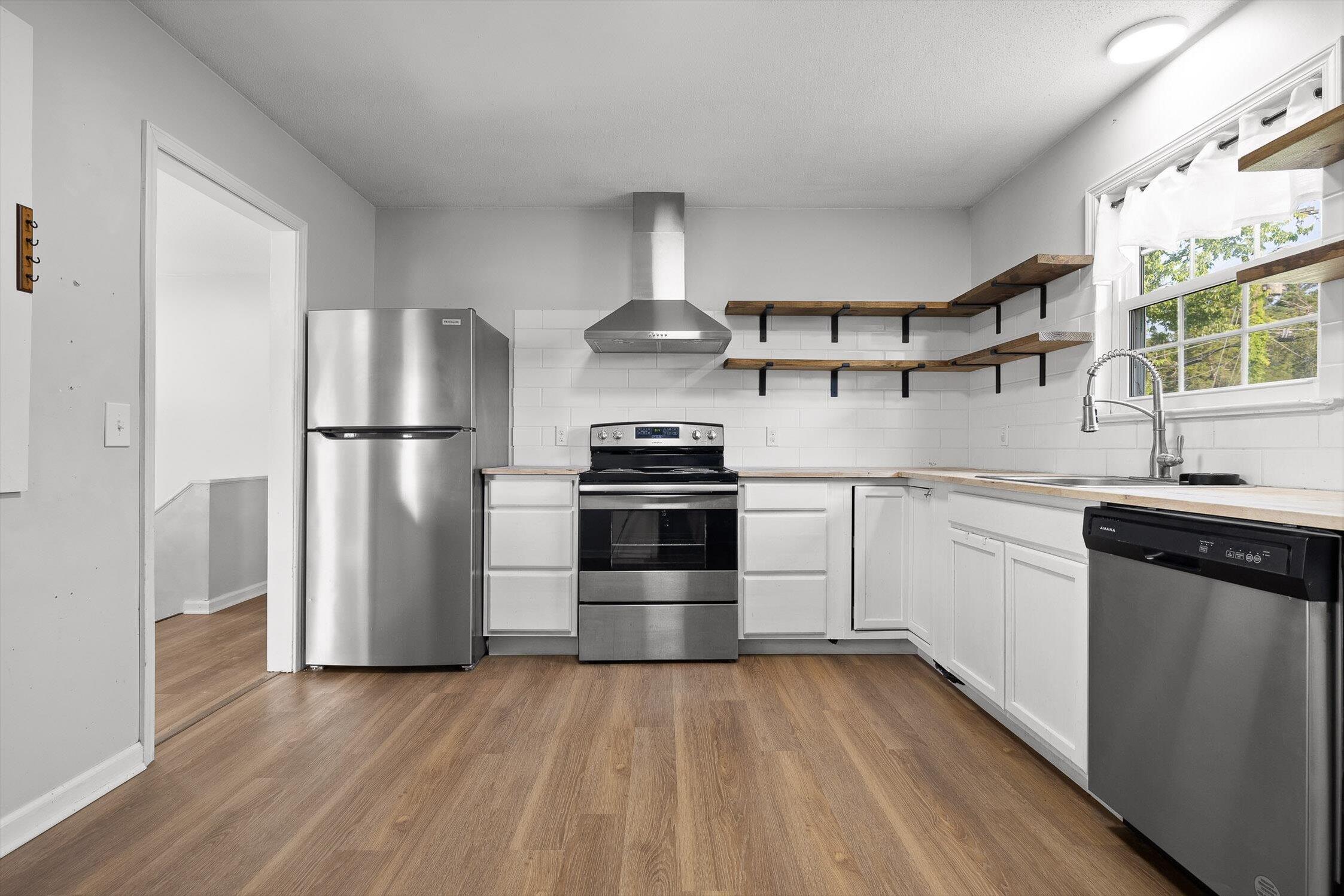 Chattanooga, Tennessee 37416, United States, 4 Bedrooms Bedrooms, ,3 BathroomsBathrooms,Residential,Active,168165