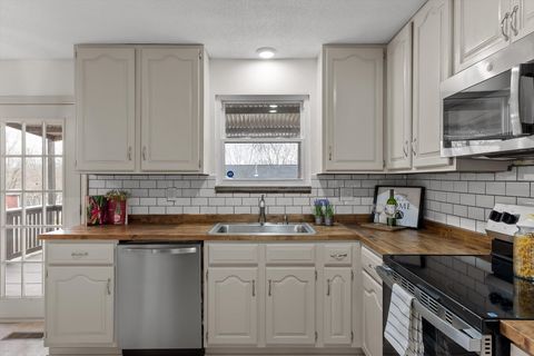 Tiny photo for 302 Locust Street, Englewood, TN 37329 (MLS # 1528993)