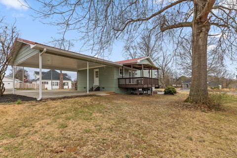 Tiny photo for 302 Locust Street, Englewood, TN 37329 (MLS # 1528993)