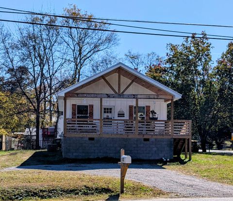 Homes For Sale - 1149 Lakeview Drive<br/> Rossville, GA 30741