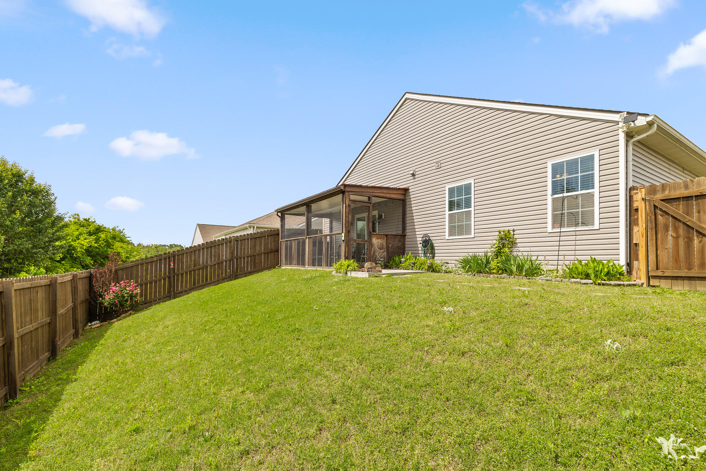 302 Huntley Meadows Drive, Rossville, Georgia image 3